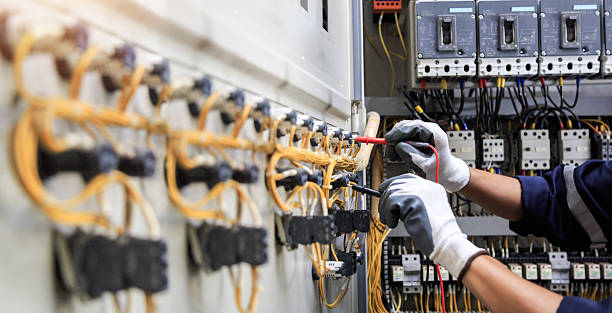 Professional Electrician technician working in Leesburg, VA